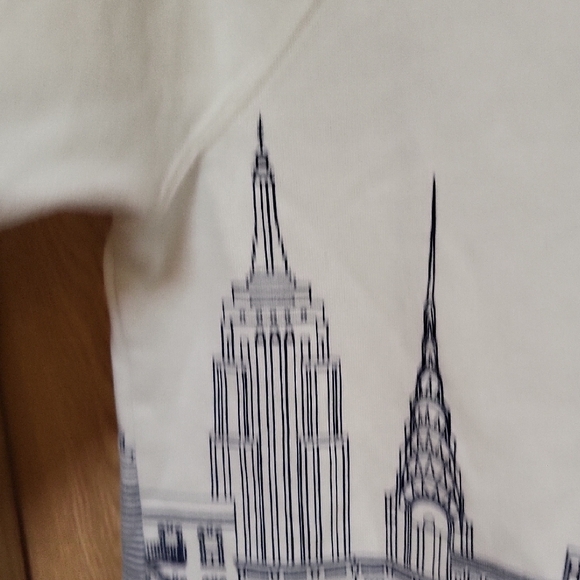 Abercrombie New York Skyline Sweatshirt - Picture 6 of 8
